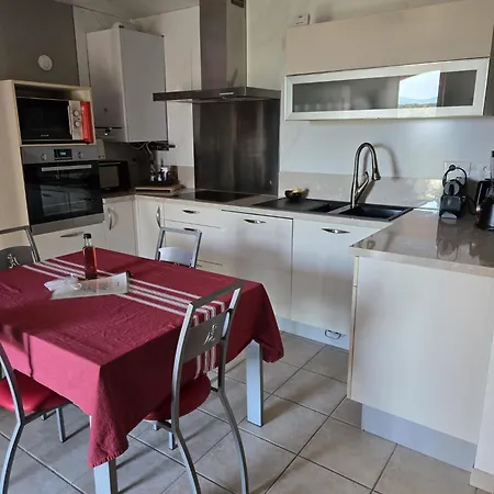 T2 68 M2, Air-conditioned, Rez De Jardin, Piscine,120 M2 Terrasse, 4 étoiles, Porticcio Appartamento Albitreccia