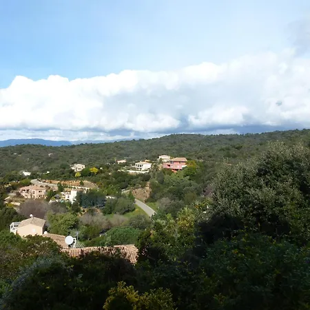 T2 68 M2, Air-conditioned, Rez De Jardin, Piscine,120 M2 Terrasse, 4 Etoiles, Porticcio 아파트 *